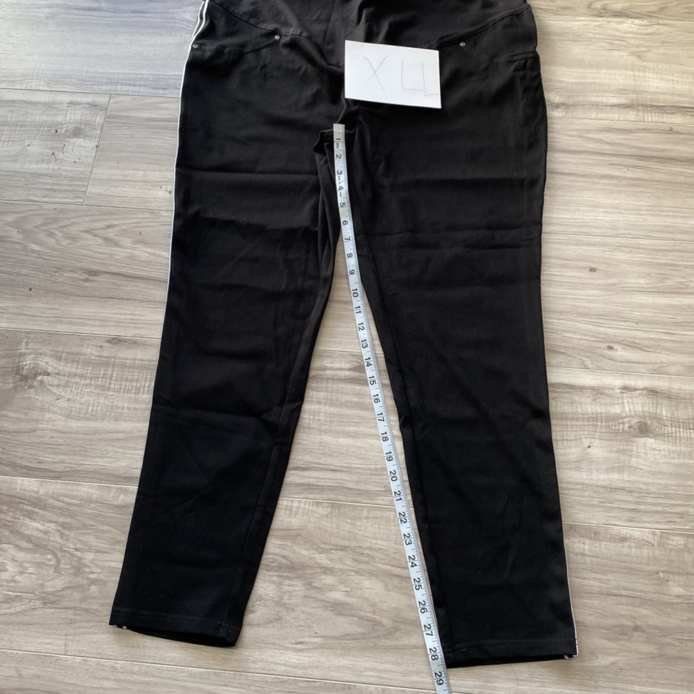 Women's Maternity Jeggings - Picture 15 of 16